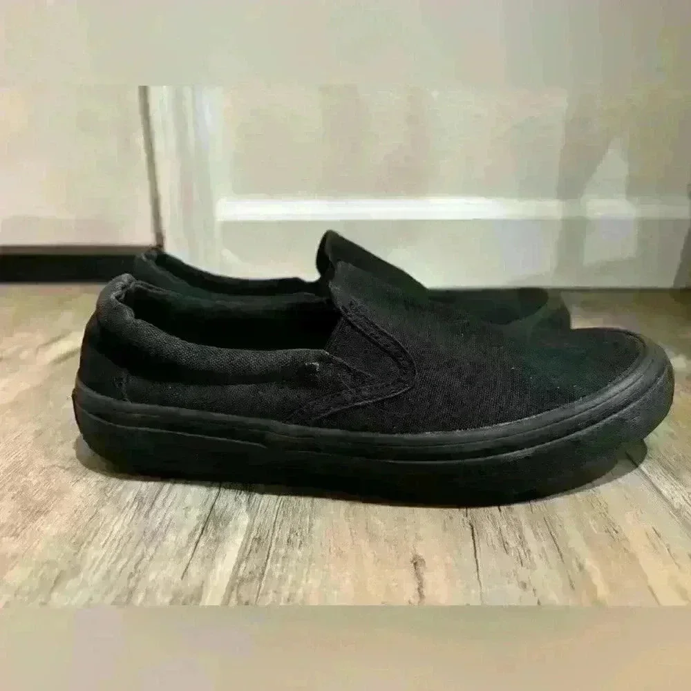 Shoes for Crews Men’s , Size 6 Or Women’s Size 7.5 Black